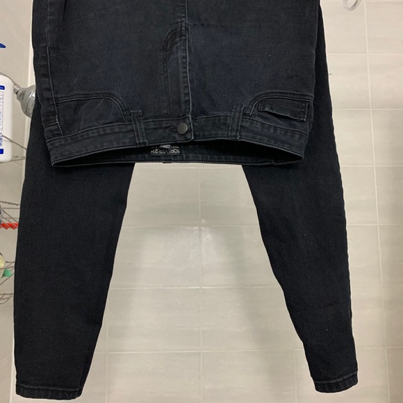 Black skinny jeans - Picture 3 of 4